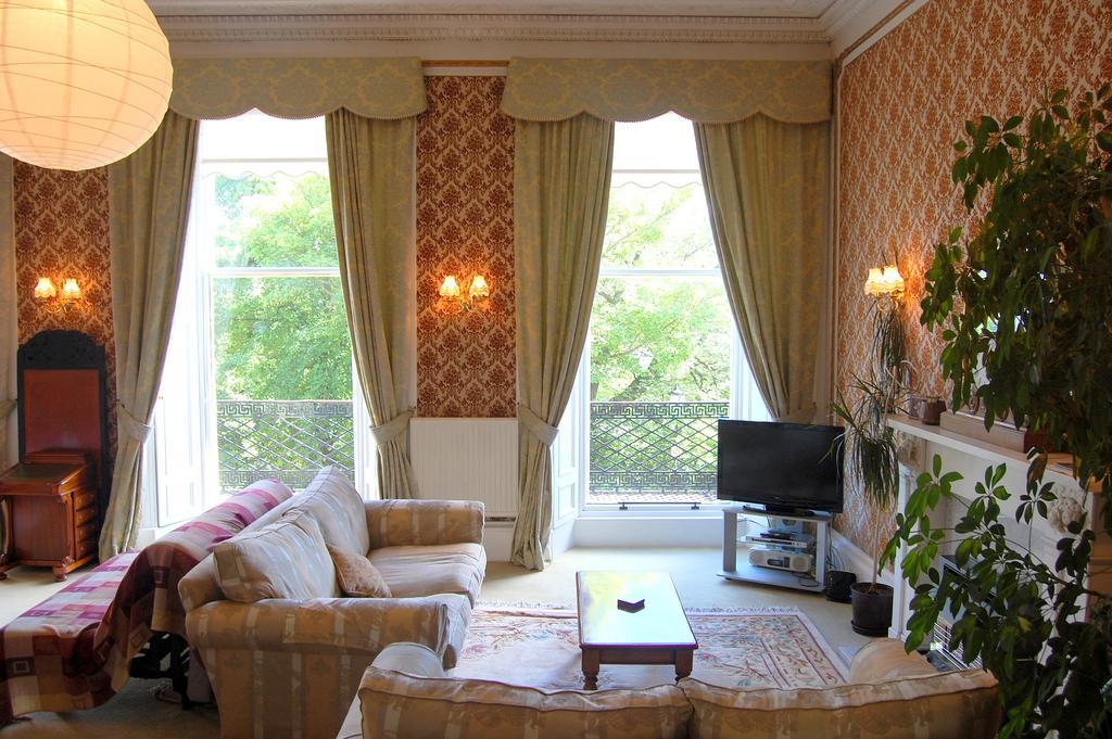 Regent Terrace, Central And Charming, Quiet Edinburgh Room photo
